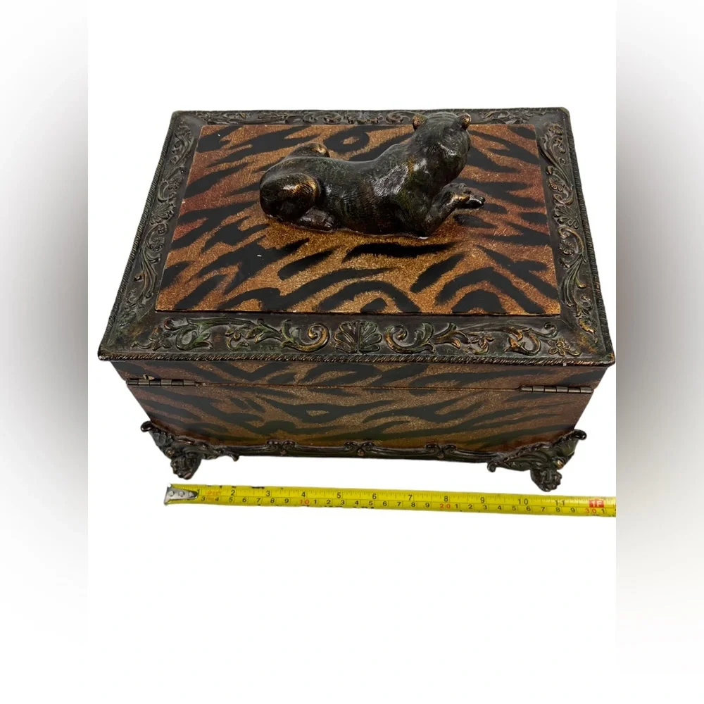 Jewlery Box Tiger Animal Print 11x8x6 Brown Vintage Patina Velvet Lining Rare